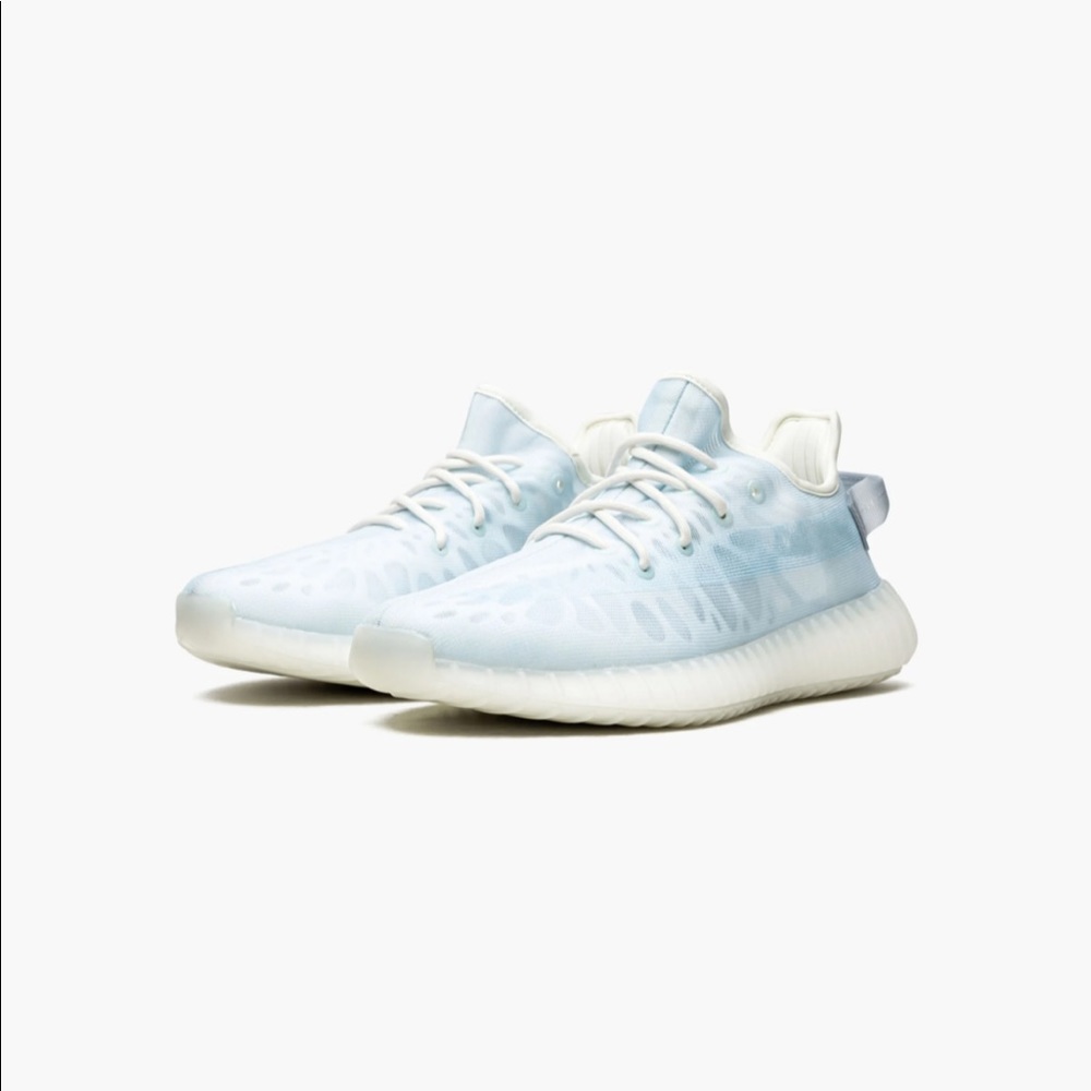 Yeezy Boosts 350 v2 MONO ICE